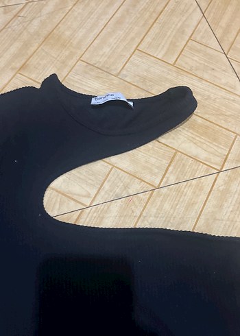 Siyah Yarım Boğazlı Yırtmaçlı tek koliBluzu - Görsel 4