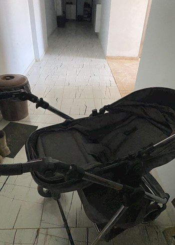 Diğer Siyah ve Gri Bebek Arabası