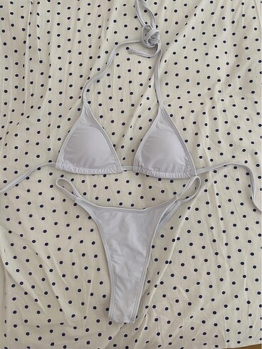 Beyaz bikini takımı