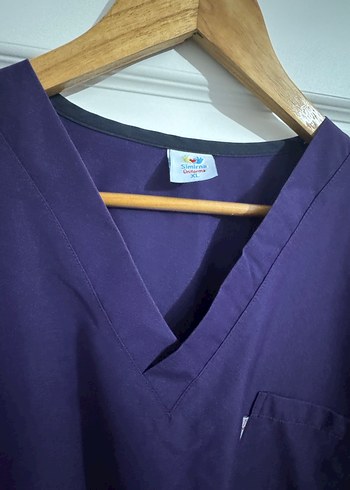 Mor V Yakalı Hemşire Önlüğü - Görsel 3