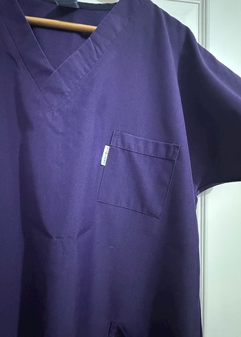 Mor V Yakalı Hemşire Önlüğü - Görsel 2