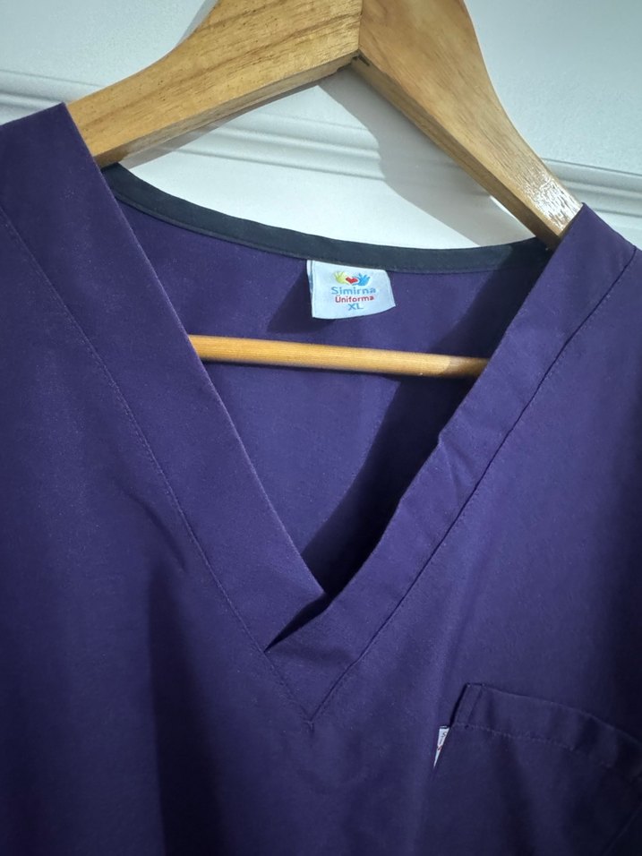Mor V Yakalı Hemşire Önlüğü - Görsel 3