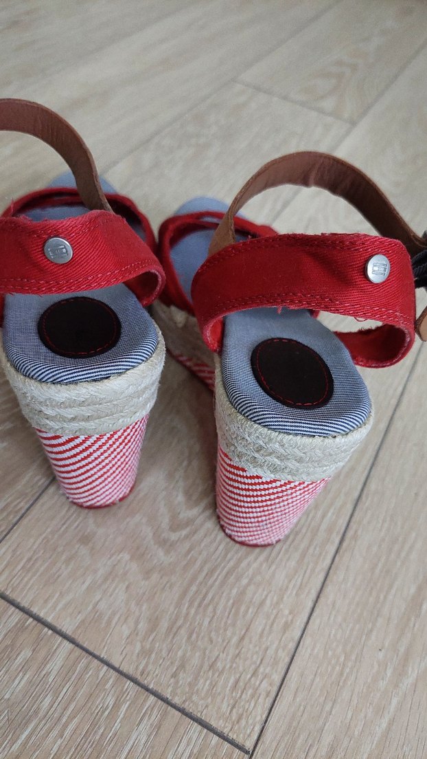 TOMMY HİLFİGER Kırmızı Dolgu Topuklu Kadın Sandalet - Görsel 3