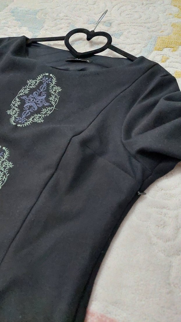 Nakışlı Gotik elbise - Görsel 5