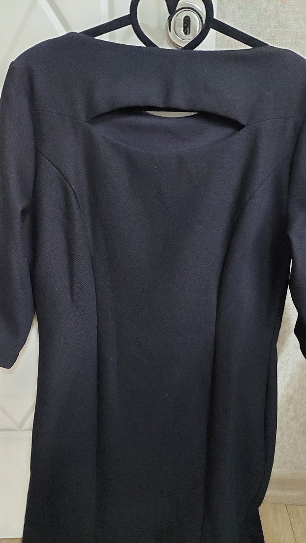 Nakışlı Gotik elbise - Görsel 3