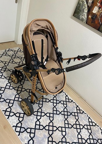 Benetton Koyu Kahverengi Bebek Arabası