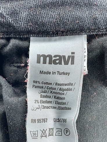 26 Beden çeşitli Renk Mavi Jeans Skinny %70 İndirimli.