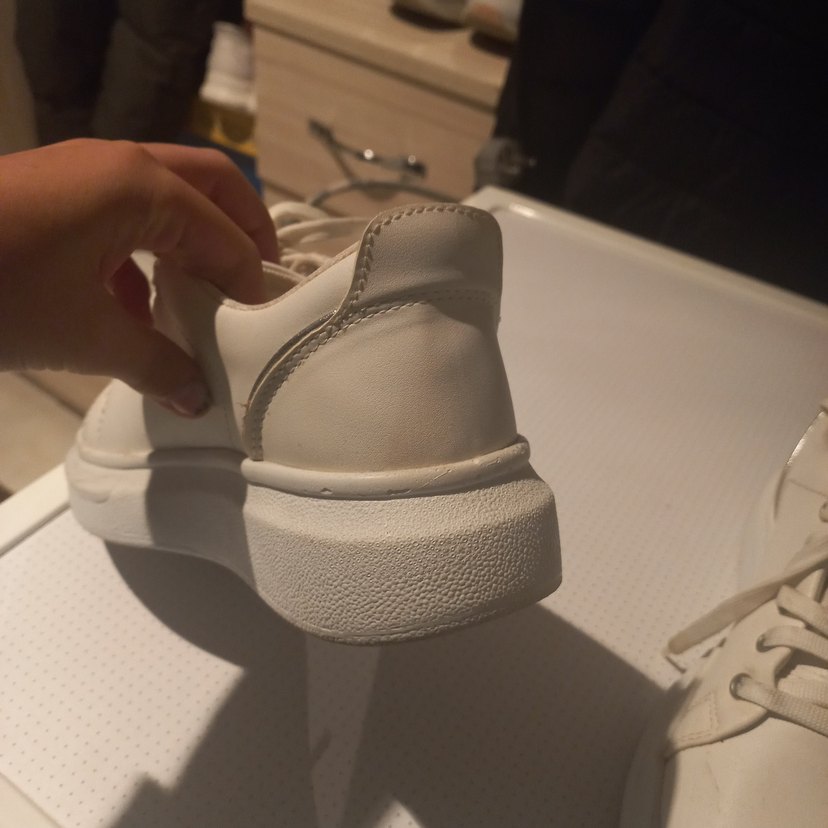 Beyaz Minimalist Stiletto Topuklu Kadın Spor Ayakkabı - Görsel 4