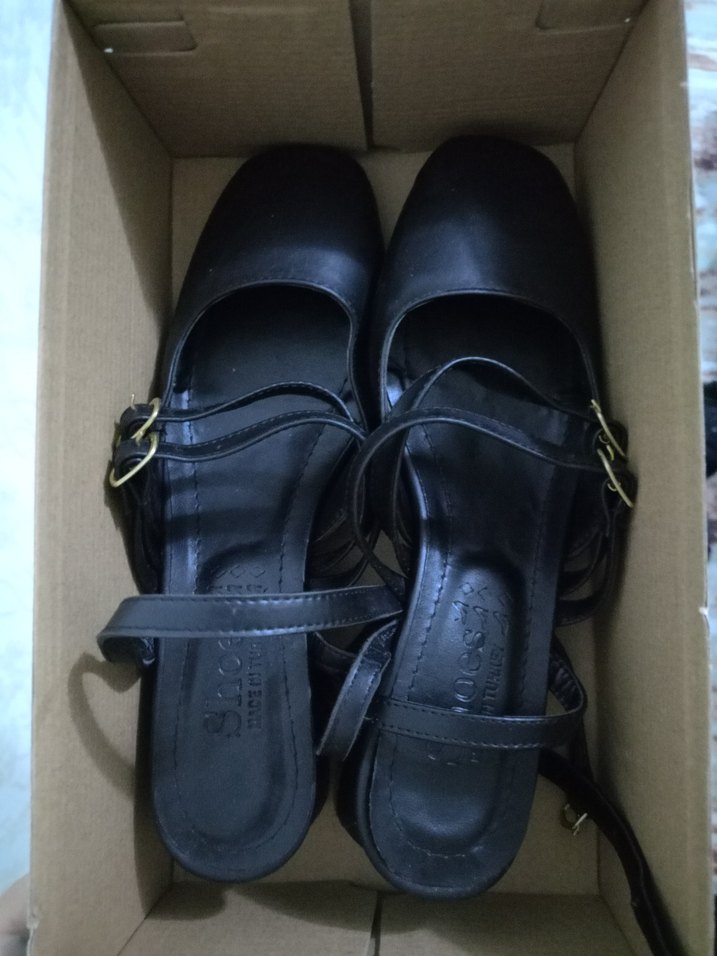 Parlak Siyah Kadın Dolgu Topuk Sandalet - Görsel 3