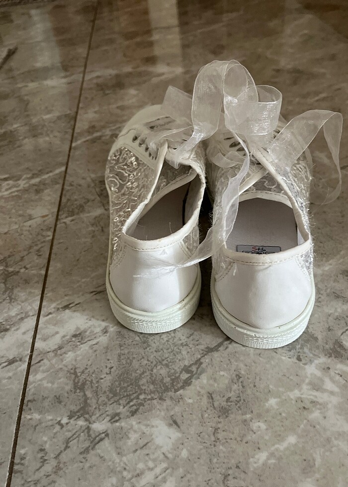 Beyaz pullu gelin spor ayakkabı - Görsel 3