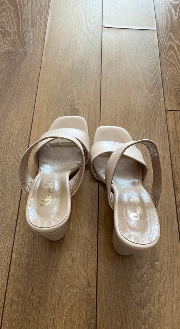 Bej Şeritli Kadın Topuklu Terlik - Görsel 4