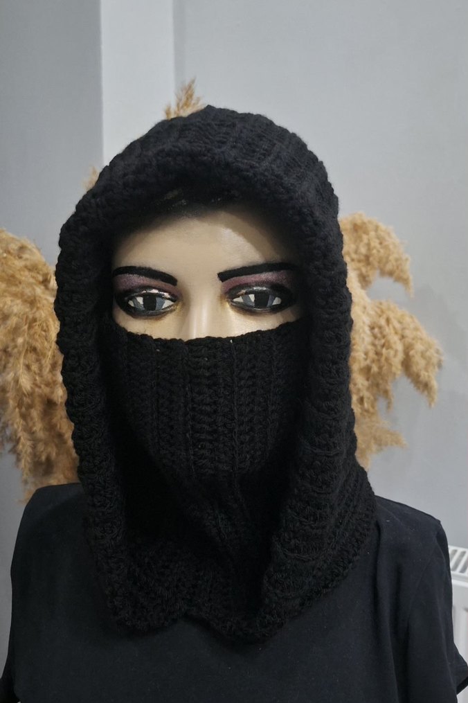 Siyah Örgü Gotik Kadın Bere - Görsel 2