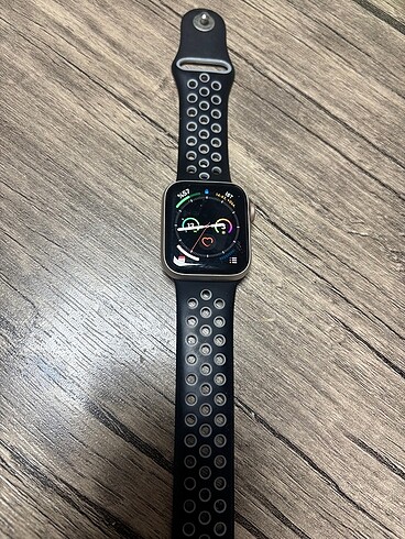 Apple Watch 5 40 mm Altın Sarısı