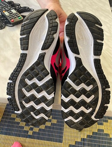 35,5 Beden Nike spor ayakkabi