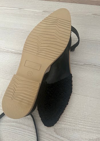39 Beden Siyah dantelli Kadın Sandalet