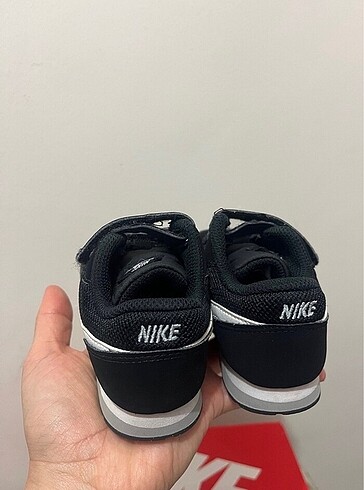 22 Beden Nike çocuk ayakkabısı.