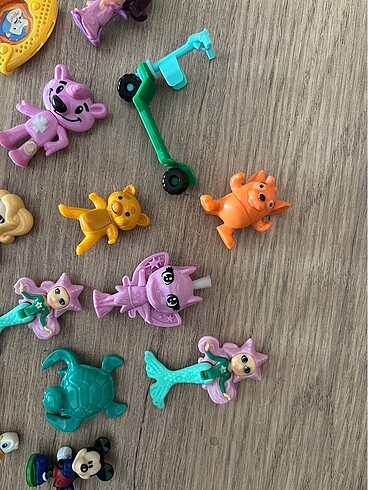Kinder oyuncak figür. Bu grupta fiyat farklılığı var lütfen soru