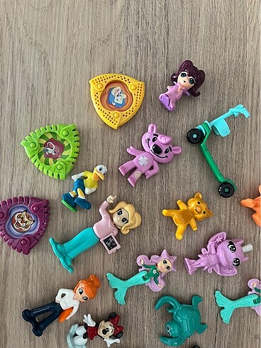 Beden Renk Kinder oyuncak figür. Bu grupta fiyat farklılığı var lütfen soru