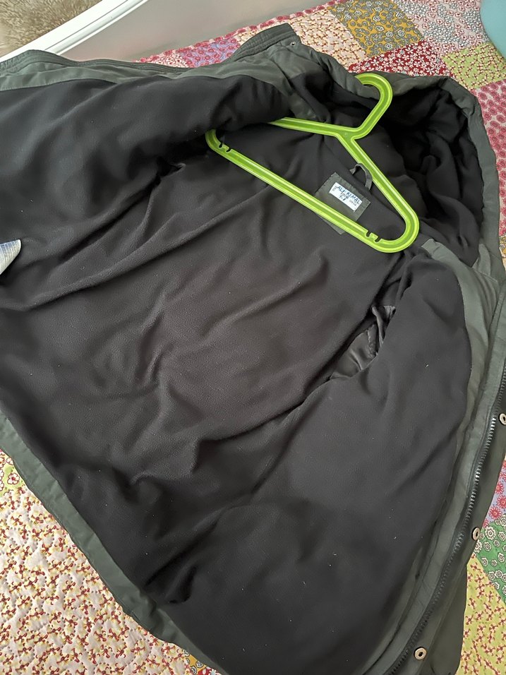 Çocuk montu. 7-8 yaş. Hiçbir kusuru yoktur - Görsel 3