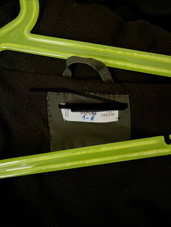 Çocuk montu. 7-8 yaş. Hiçbir kusuru yoktur - Görsel 2