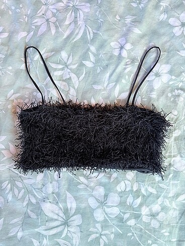 PULL AND BEAR CROP