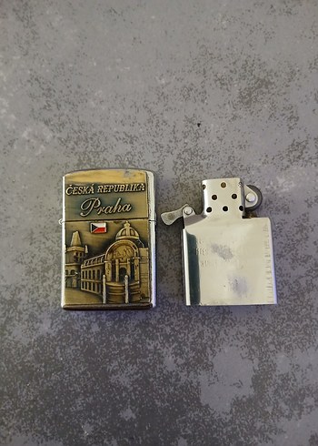 Altın Renkli Çek Cumhuriyeti Prag Temalı Çakmak - Görsel 10