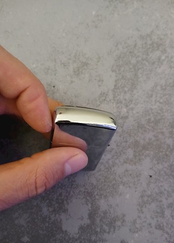 Altın Renkli Çek Cumhuriyeti Prag Temalı Çakmak - Görsel 3