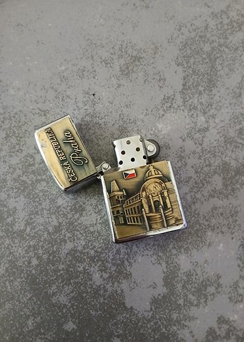 Altın Renkli Çek Cumhuriyeti Prag Temalı Çakmak - Görsel 9