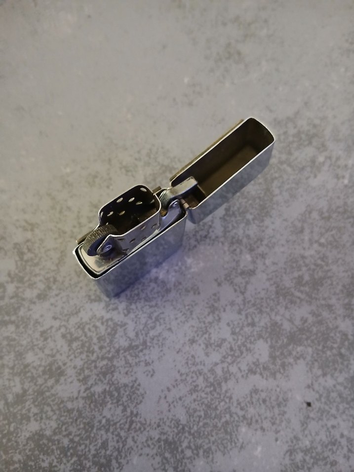 Altın Renkli Çek Cumhuriyeti Prag Temalı Çakmak - Görsel 5