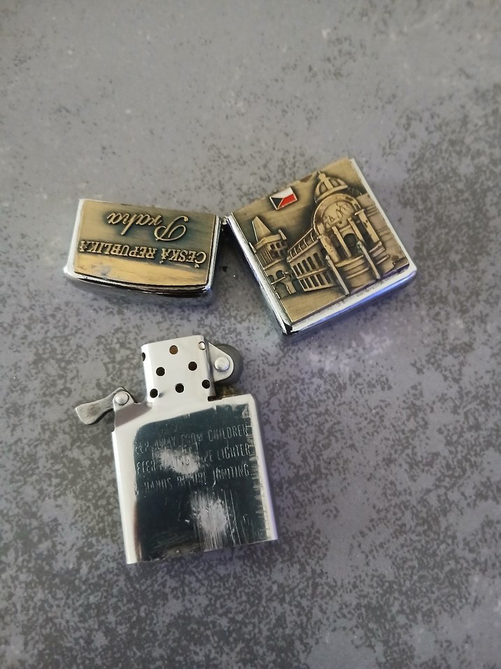 Altın Renkli Çek Cumhuriyeti Prag Temalı Çakmak - Görsel 4