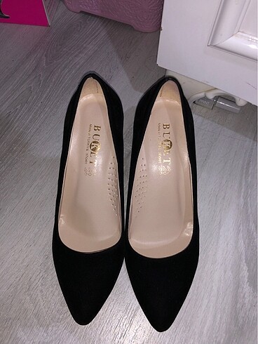Siyah stiletto