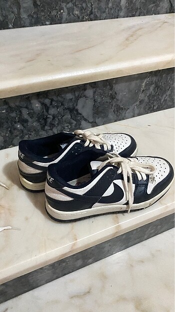 Lacivet nike dunk