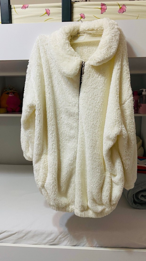 Beyaz Peluş Uzun Kollu Kadın Ceket - Görsel 2