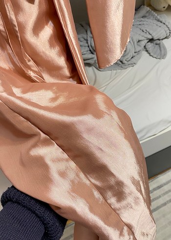 Belden oturtmalı pembe elbise - Görsel 4