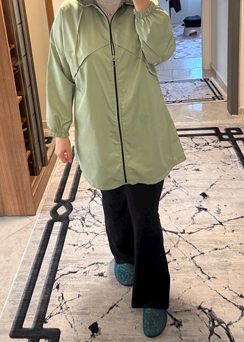 Kapüşonlu Fermuarlı Uzun Yeşil Yağmurluk - Görsel 4