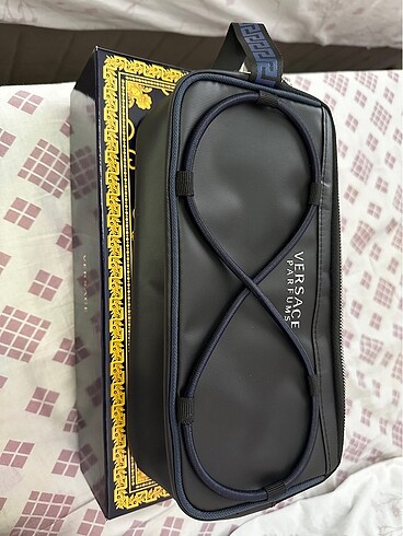 Versace makyaj çantası