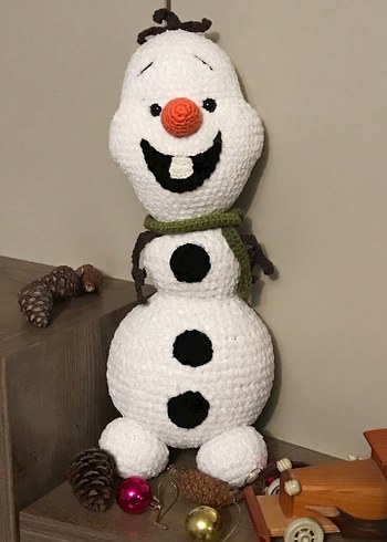 Renkli Detaylı Beyaz Peluş Karakter - Görsel 2