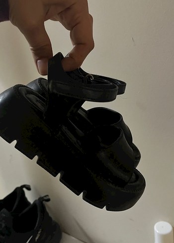 Siyah kız çocuk Dolgu Topuklu Sandalet - Görsel 3