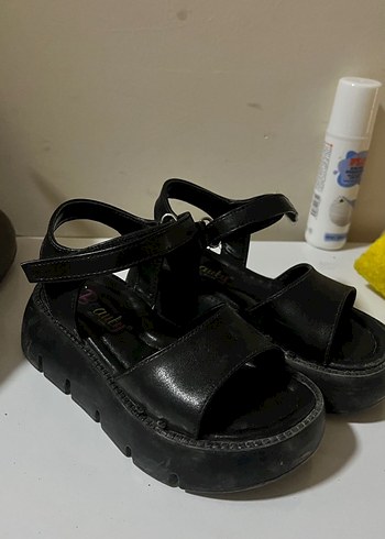 Siyah kız çocuk Dolgu Topuklu Sandalet - Görsel 2