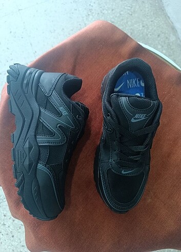 Diğer ????Nike Bayan Spor Ayakkabı ????Poli Taban ????Tam kalıp ???