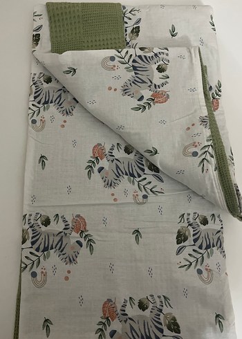 Yeşil Gri Baskılı Çocuk Battaniyesi - Görsel 2