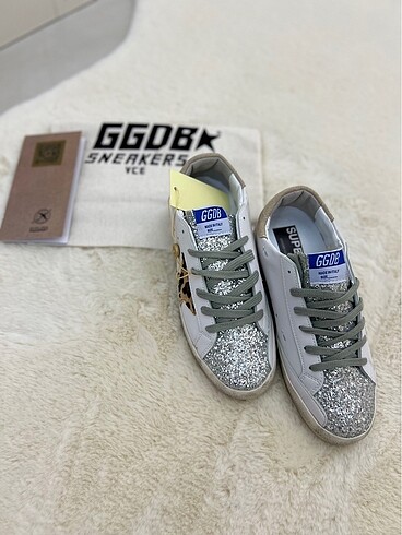 GOLDEN GOOSE