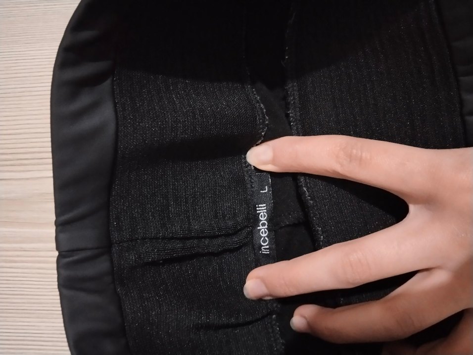 Siyah Yırtmaçlı Kadın Tayt - Görsel 3