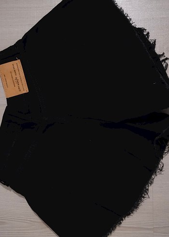 Düğmeli Siyah Mini Kot Şort - Görsel 3