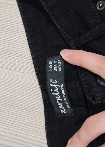 Düğmeli Siyah Mini Kot Şort - Görsel 2