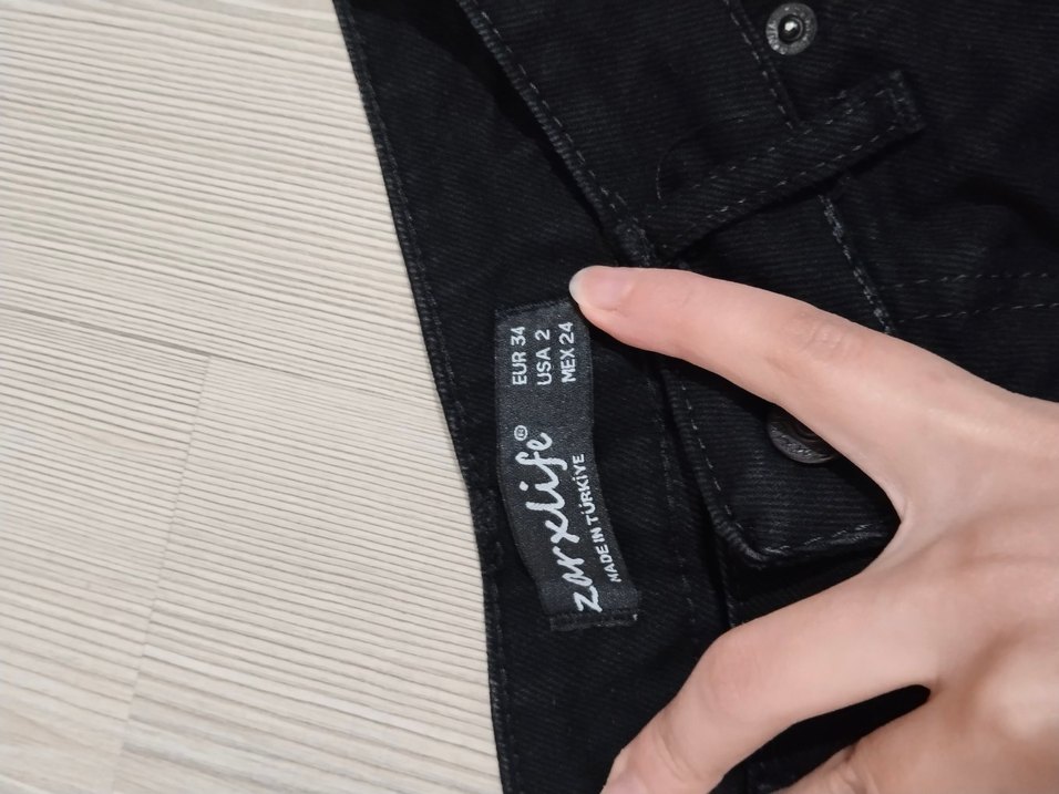 Düğmeli Siyah Mini Kot Şort - Görsel 2