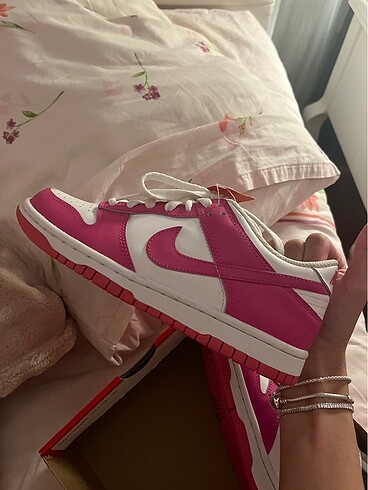 NIKE DUNK PEMBE