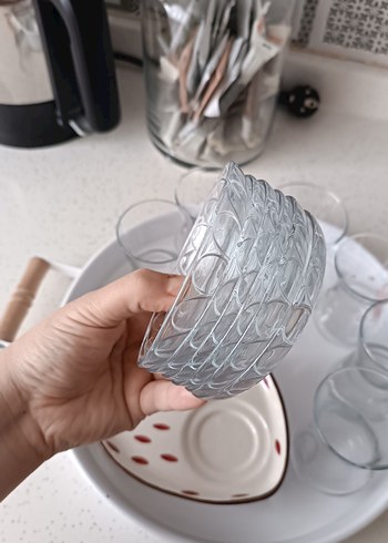 Şeffaf Cam Bardak Seti ve Desenli Tabak - Görsel 2