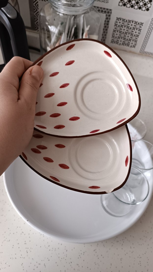 Şeffaf Cam Bardak Seti ve Desenli Tabak - Görsel 3