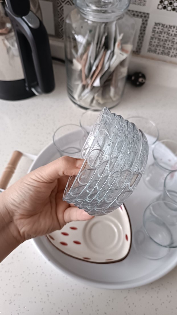 Şeffaf Cam Bardak Seti ve Desenli Tabak - Görsel 2